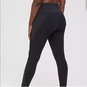 NWT Aerie OFFLINE Goals High Waisted 7/8 Legging
Black Small